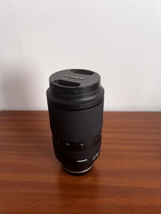 Tamron 70-180mm f/2.8 Di III VXD (A056) para Sony E — funcional, precisa de reparação no zoom