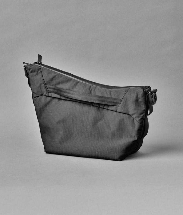 Сумка-слінг Alpaka Flow Satchel 4L Black