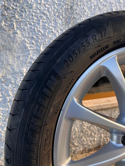 Vendo jantes de liga leve Mercedes originais pneus Michelin