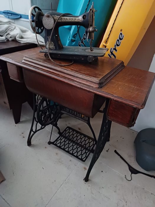 Máquina  de Escrever Singer Vintage / Antiga