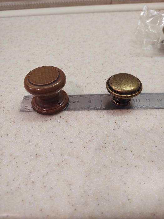 Ручки для мебели и дверей.