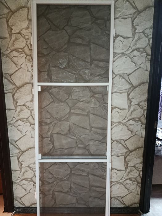 Продам сетку москитную 205/67