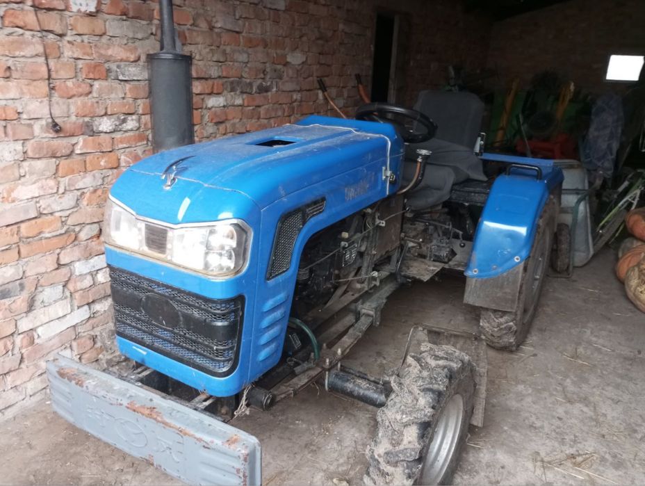 Продам трактор срочно 80000