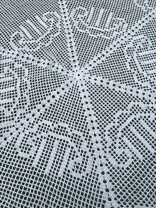 Toalha de mesa redonda em crochet feita à mão Muito antiga