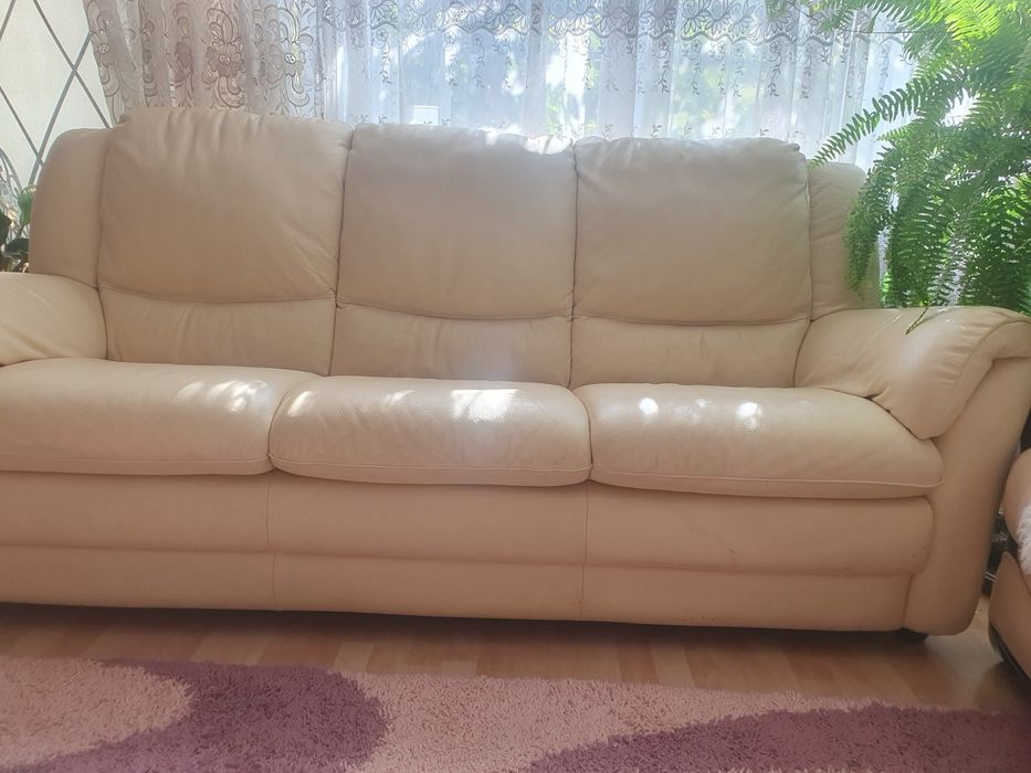 Терміново продається шкіряний диван