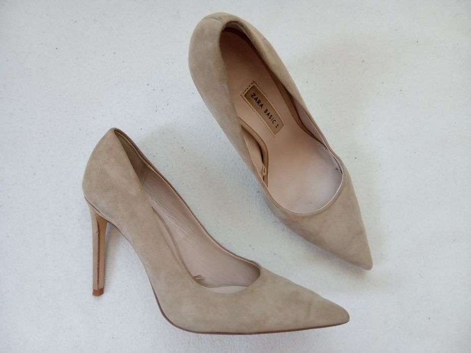 Beżowe zamszowe szpilki czółenka Zara Basic 39
