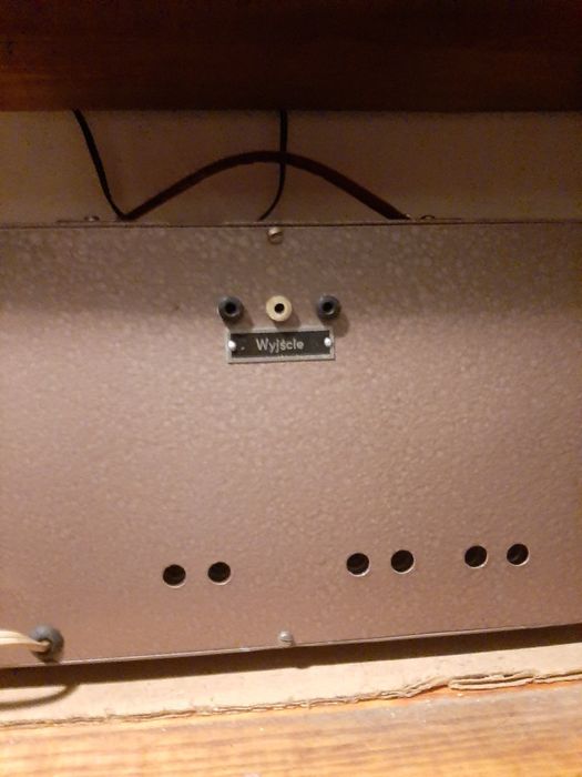 Urzadzenie elektryczne wzmacniacz