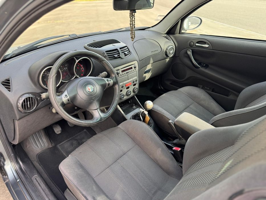 Alfa Romeo 147 — fotografia 8