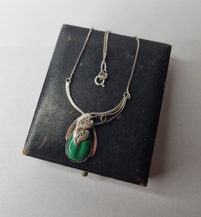 Naszyjnik srebrny z malachitem srebro 925