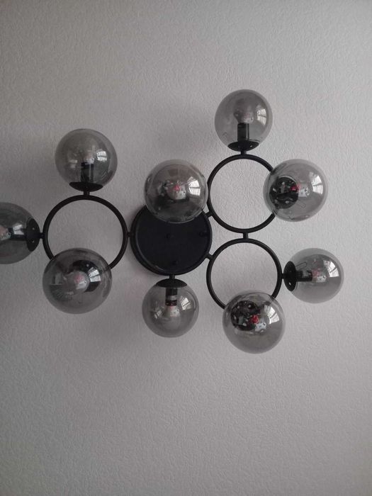 Люстра - "молекула" с оригинальным дизайном