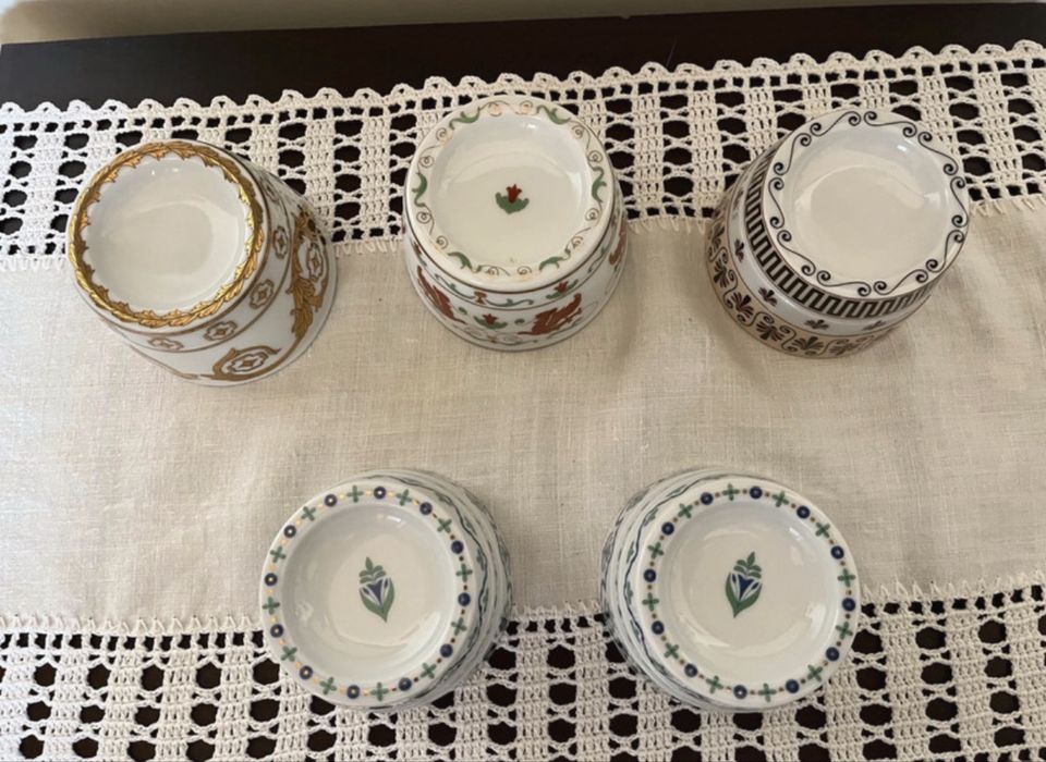 4 Saleiros em porcelana conventual porcelanas- Persa, Romano e Bizantino