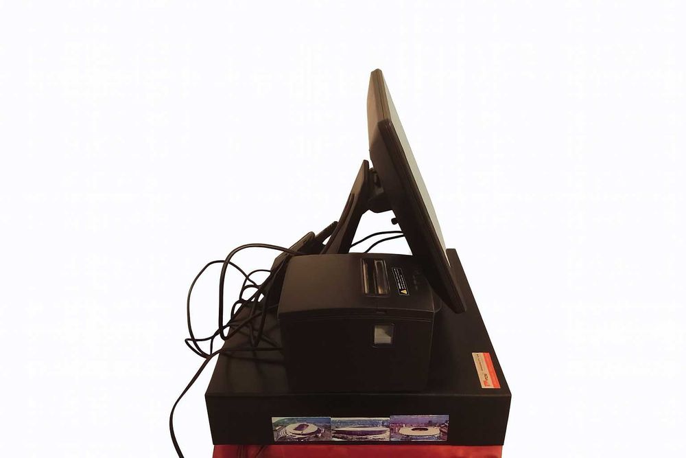 Terminal POS recente c/ impressora e caixa registadora