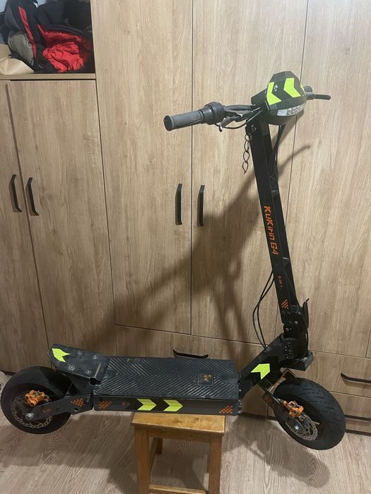 Продам свій електросамокат Kugoo G4 2024 в хорошому стані!!