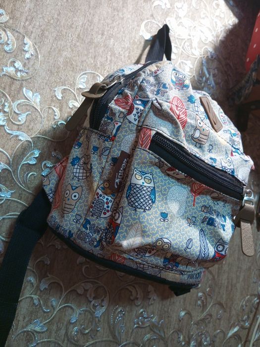 Сумки , рюкзаки ,шапки