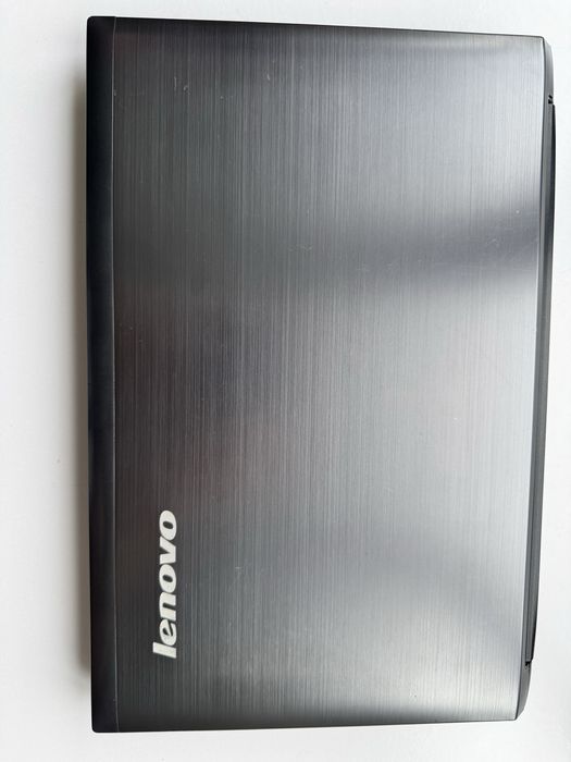 Lenovo V560 15.6" i3-310M 2/4 / 2GB ОЗУ /500GB HDD