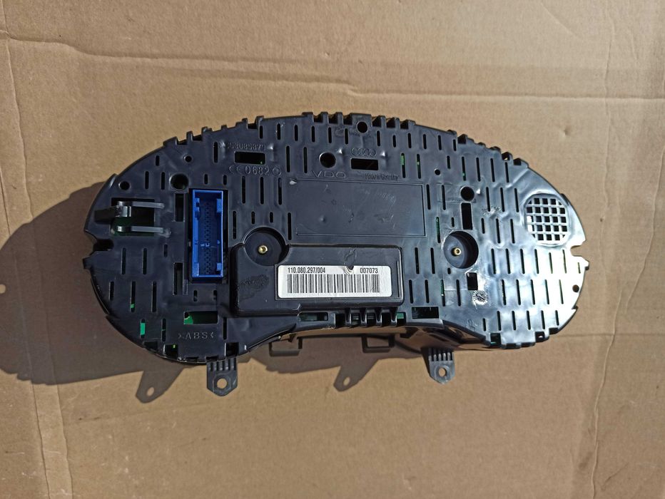 Zegar Licznik AUDI A3 8P 03-08.r 1.6 2.0 b 930 J Europa