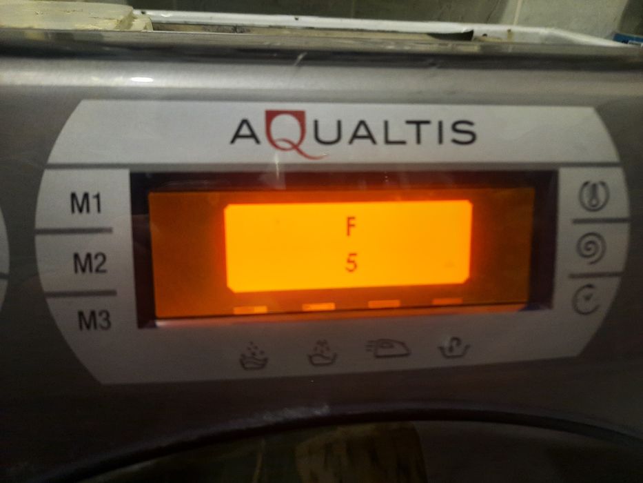 Пральна машинка, марка Hotpoint Ariston Aqualtis,  7кг, під ремонт