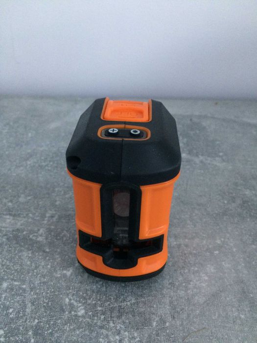 Laser krzyżowy Neo Tools 75-106 zielona wiązka - jak nowy.