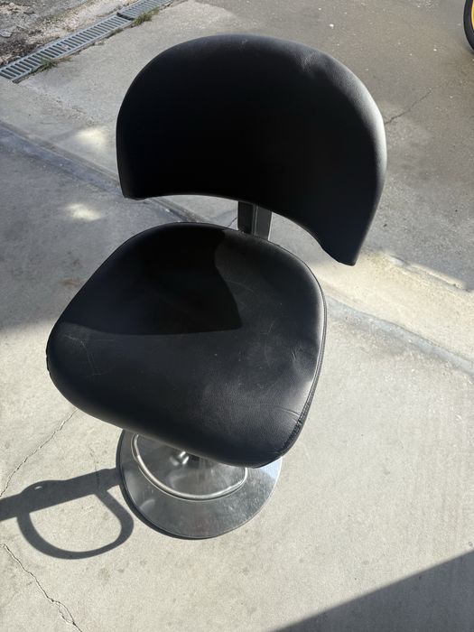 Bancos em napa preto ( preço para desocupar)