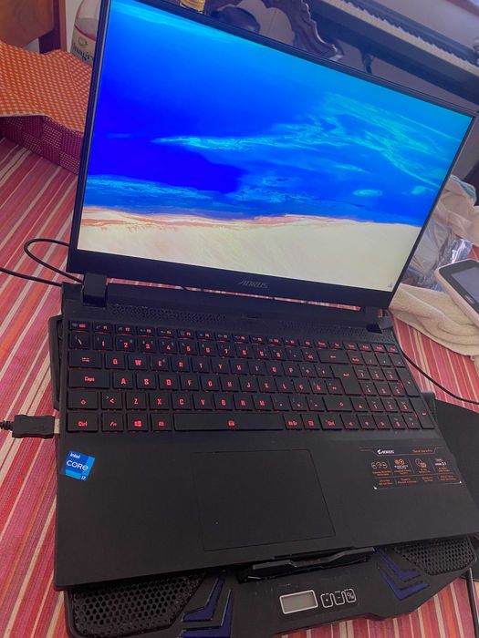 PC Gaming Aorus 15 KD Portátil, NVIDIA GeForce RTX 3060, Rato, Tapete de Rato e Mala para o PC incluída. Fones de fio da HyperX negociáveis
