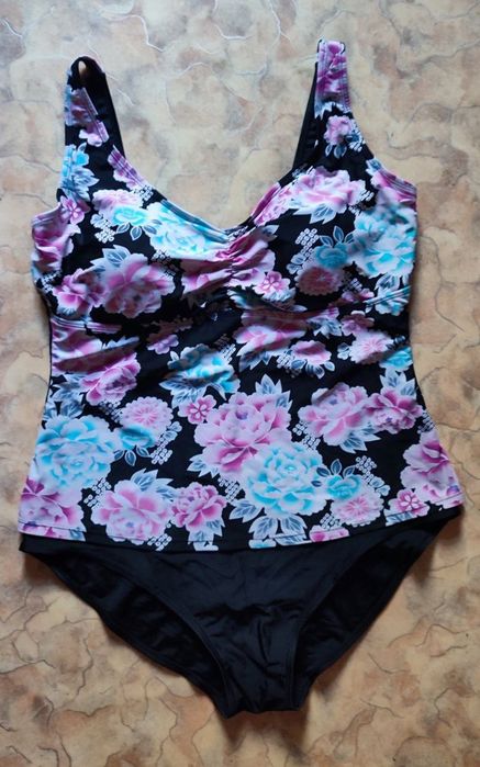 Цельный купальник 54