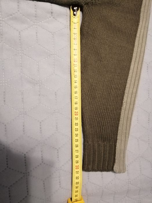 Sweter ciemnooliwkowa zieleń