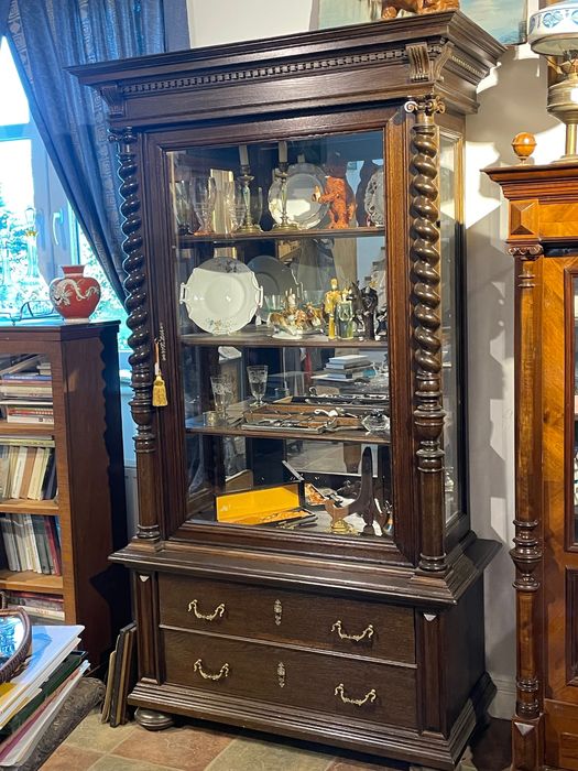 Stara serwantka dębowa