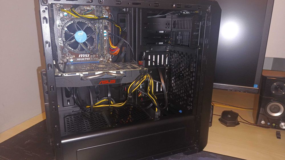 Komputer do gier gamingowy i5 RX570 16GB SSD Fortnite Minecraft Roblox