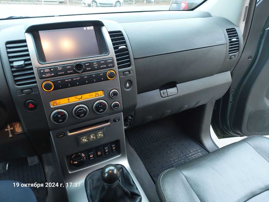 Nissan Pathfinder ДП 2,5 мех. 2005 (заміна двигуна пробіг 200 тис.)