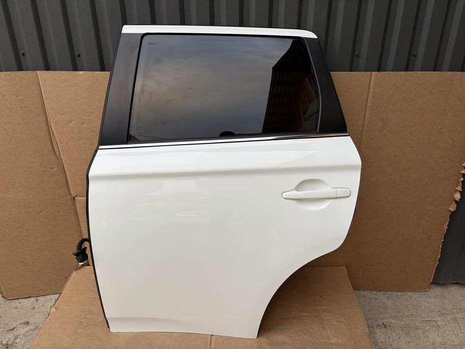 Ліві задні Двері Mitsubishi Outlander 3 PHEV 2021