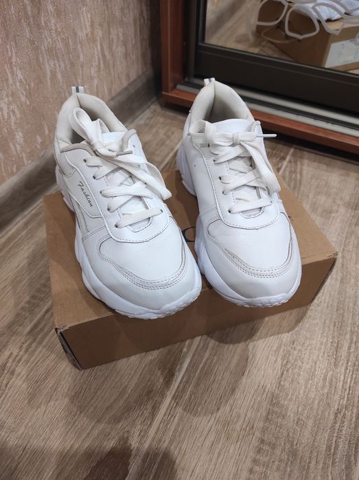 Кросівки, мокасіни р.36- 36,5