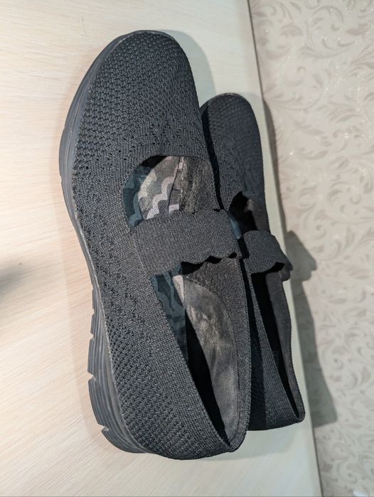 Skechers макасіни 39 р по уст 26 см ширина 9 см в дуже хорошому стані