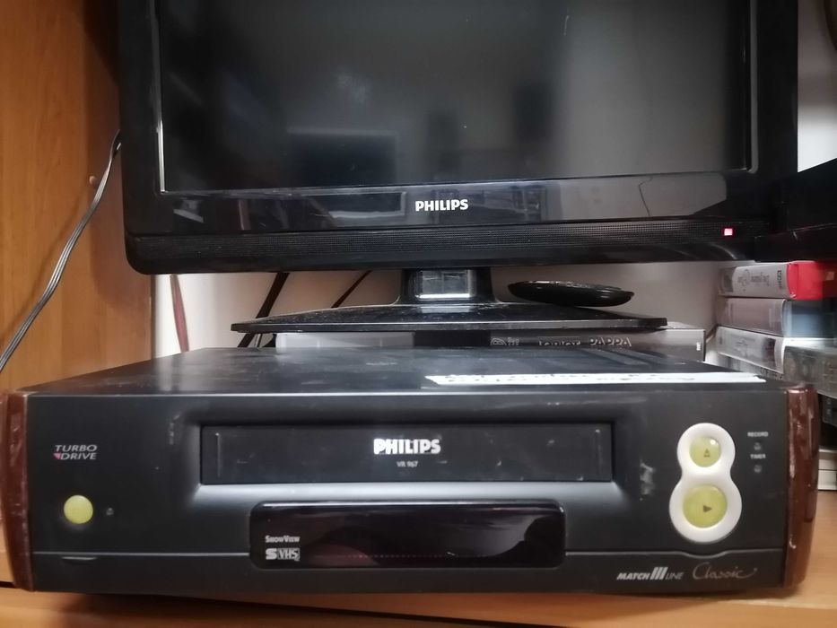 Magnetowid S-VHS Philips VR 967
