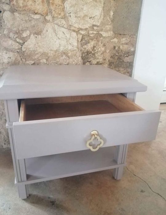 Diversas mesinhas apoio recuperadas