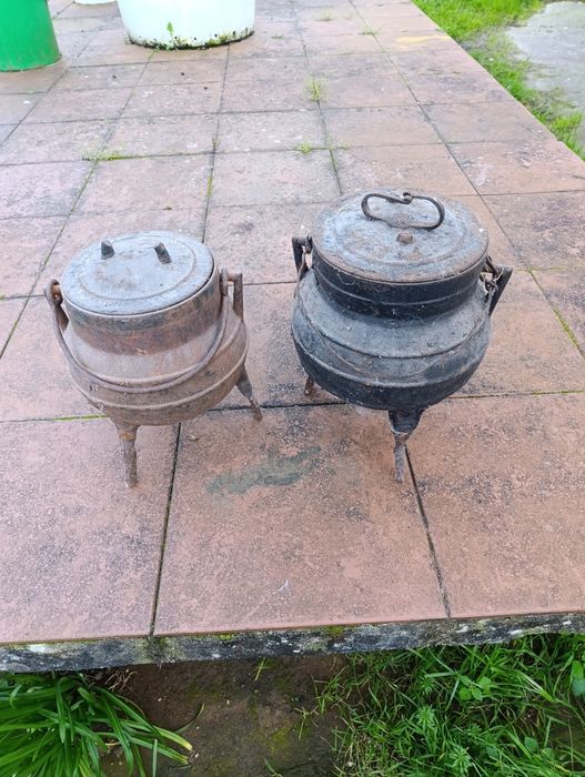 Potes, panelas de três pernas em ferro fundido