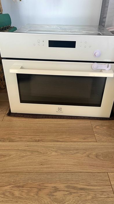 Electrolux EVK8E00V do zabudowy | Uszkodzone mikrofale | Sprawny Grill