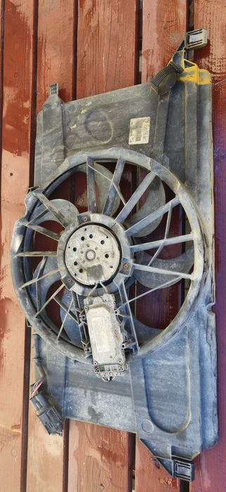 Wentylator chłodnicy z modułem Ford Focus C-MAX mk2 3M5H-8C607UG