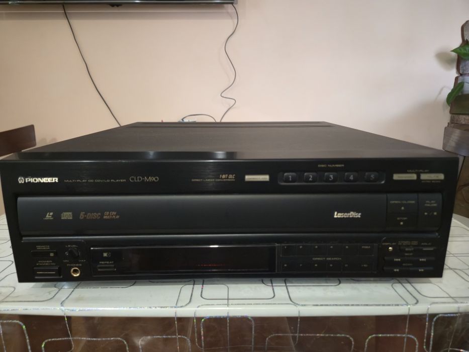Pioneer CLD-M90 (чистокровный японец, питание 100 Вольт).