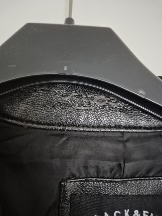 Czarna kurtka skóropodobna roz M