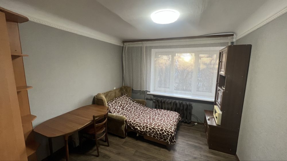 Здається кімната в гуртожитку,