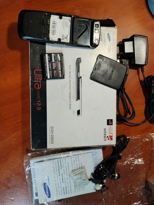 колекційний Samsung SGH D900i