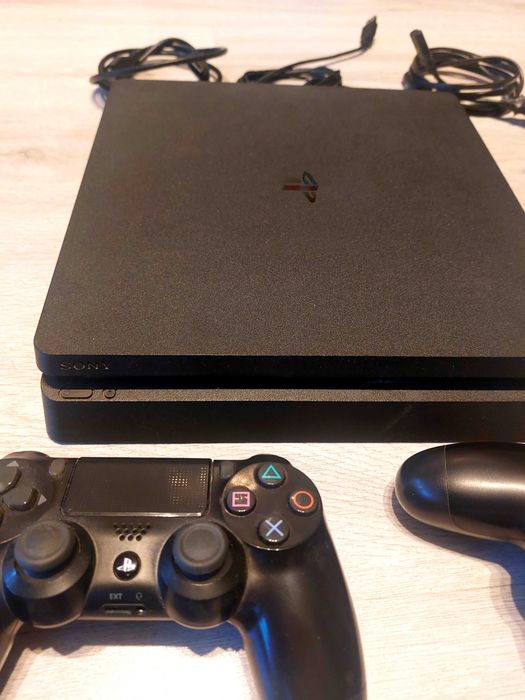 Ps4 slim 1TB + 2 pady/ okablowanie