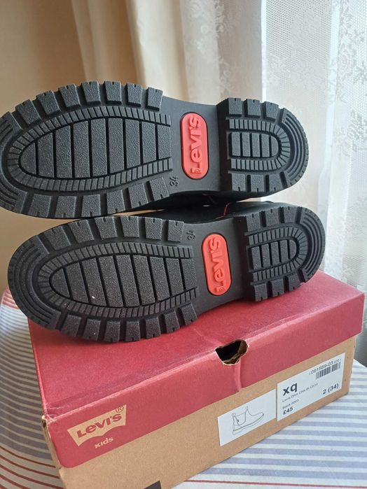 Демісезонні черевички дівчинці Levi's, 34 р.