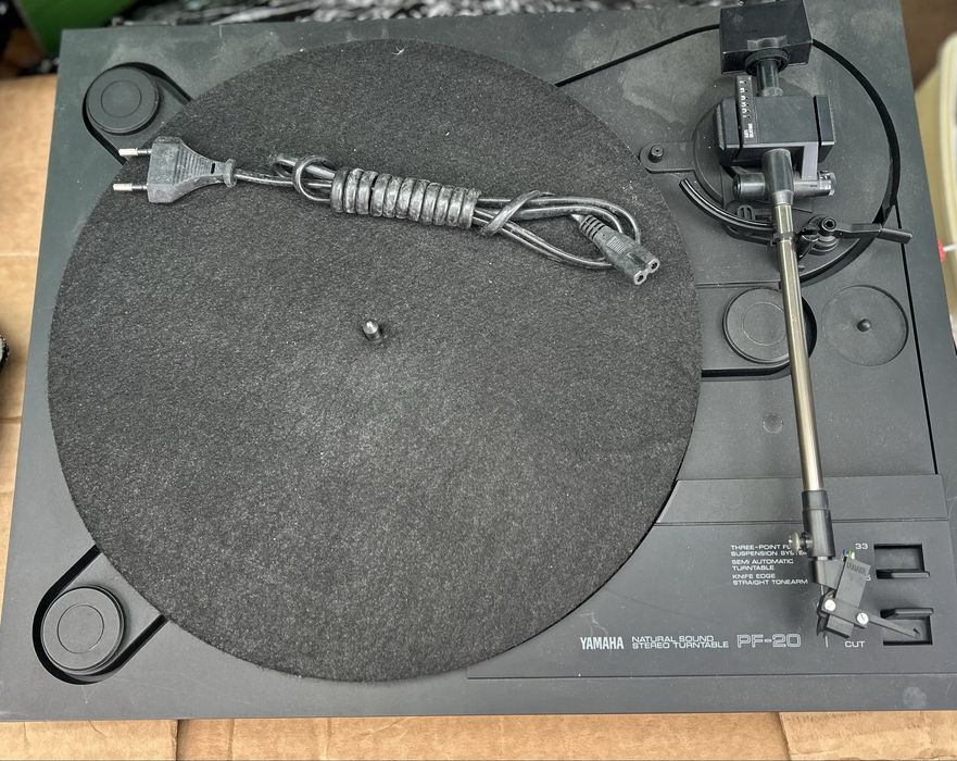 Yamaha PF 20 gramofon