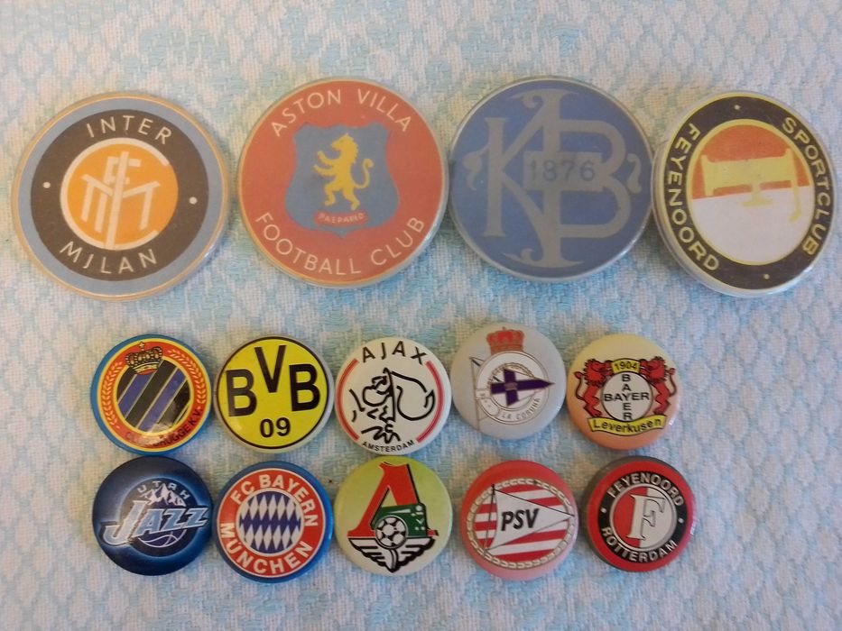 Значки футбольні і спортивні