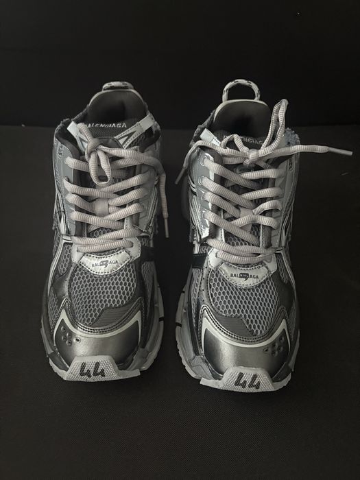 balenciaga runner 44