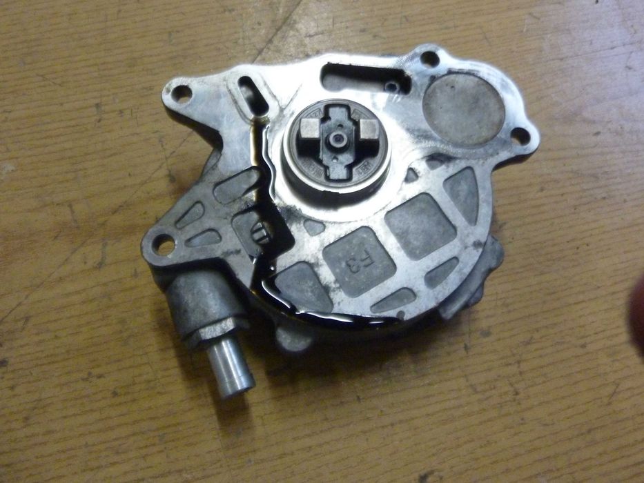 VW AUDI SEAT SKODA 1,6 2,0 TDI vacum pompa 03L145100F