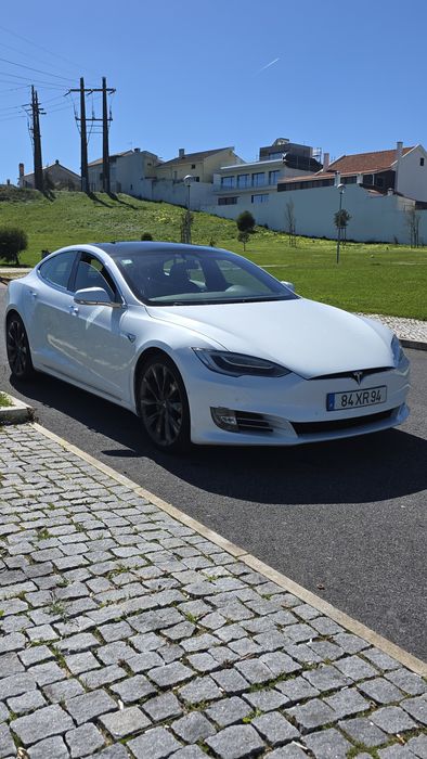 Tesla model S performance