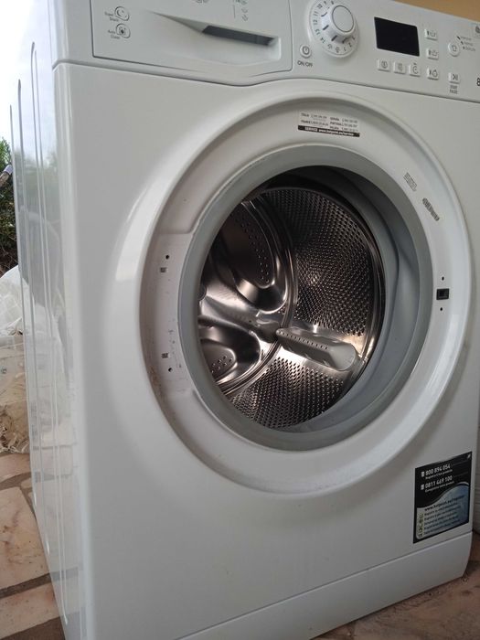 Máquina de lavar roupa Hotpoint Ariston WMG 823