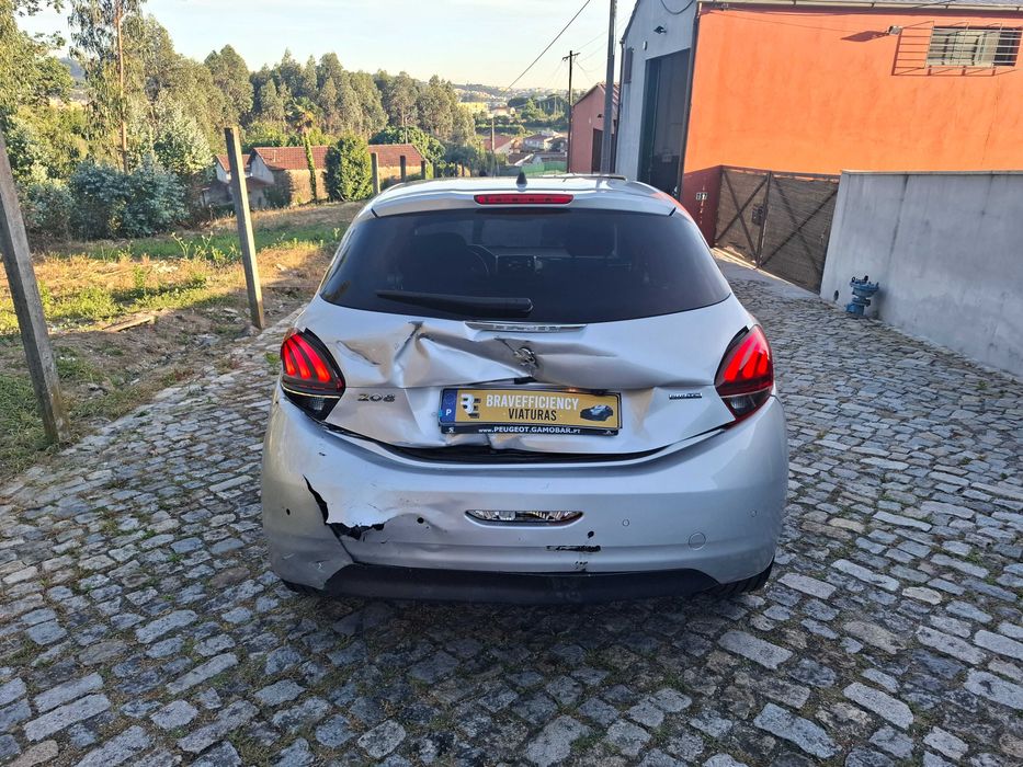 Peugeot 208 1.6 BlueHDi Style Apenas 111 Mil Kms Nacional de 2016/11
